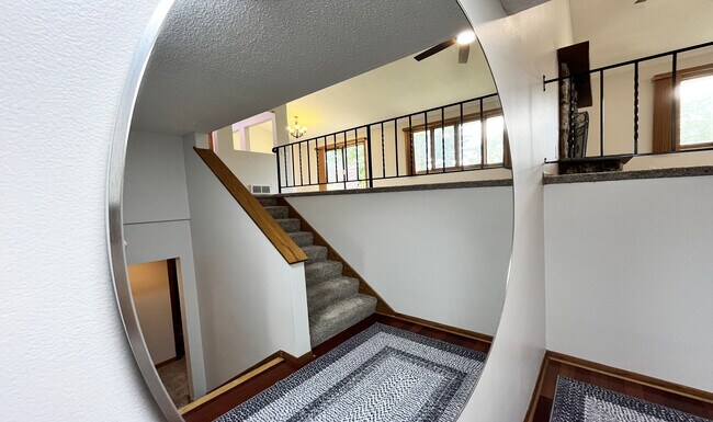 Foto del edificio - 3881 Polk St NE