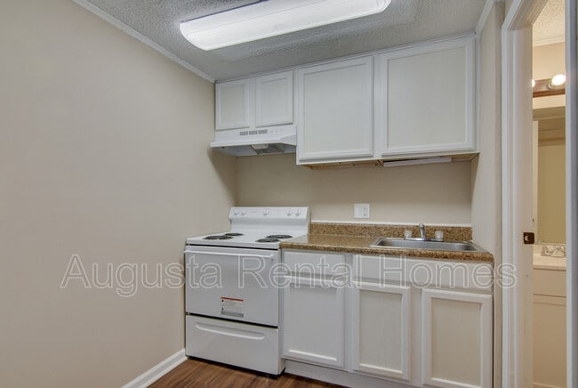 Building Photo - 113 Fister Ct
