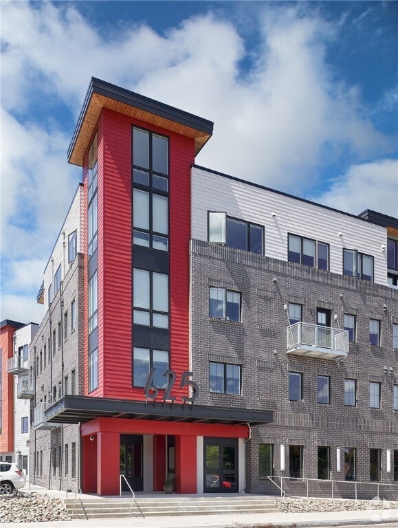 Building Photo - 625 S Goodman St