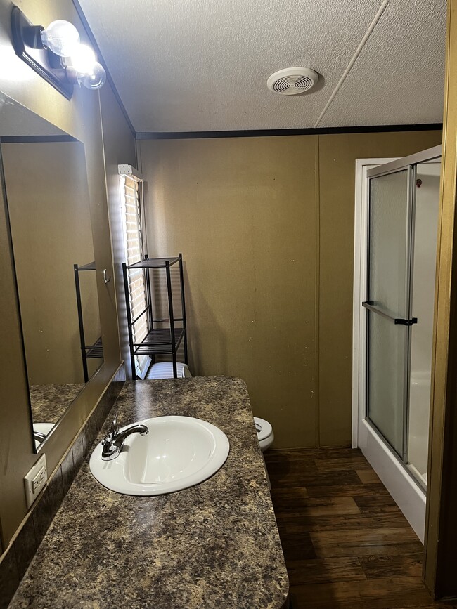 Foto del edificio - 513 N Avenue F