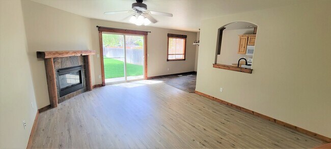 Building Photo - $500 Move in Special.  Remodeled 3 bedroom