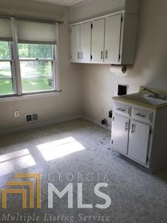 Foto del edificio - 250 Lake Cir Dr