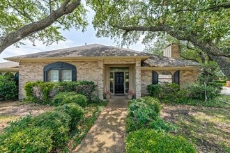 Building Photo - 6116 Southern Knoll Dr