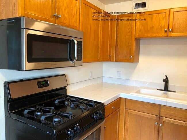 Foto del edificio - Ocean Forest Condo. Basic utilities included