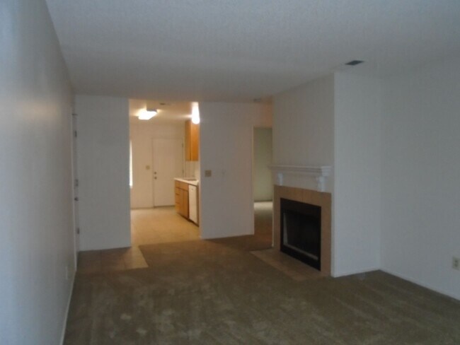 Building Photo - GOSFORD RD., 2720   A-D