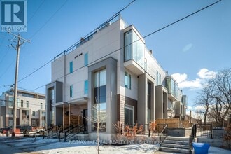 Building Photo - 18-18 Greenbriar Rd