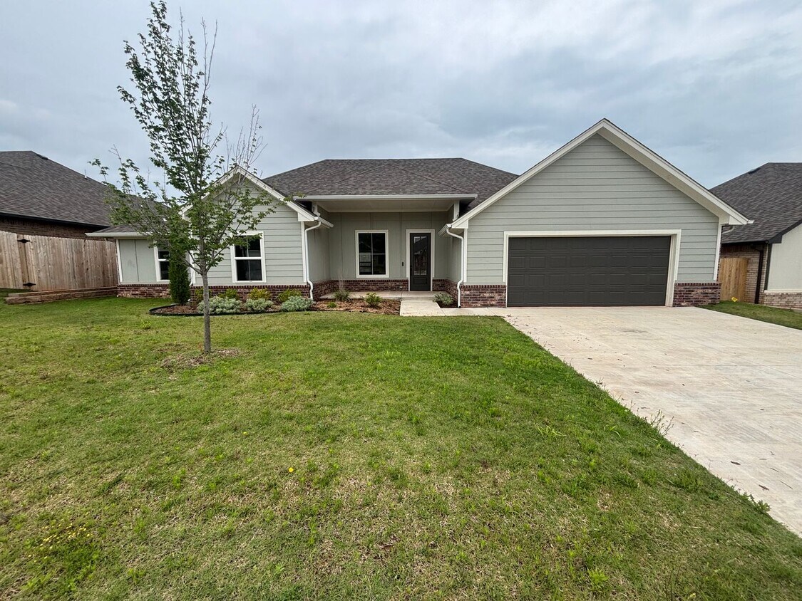 Foto principal - Wonderful 4 Bed 2.5 Bath Home in Norman