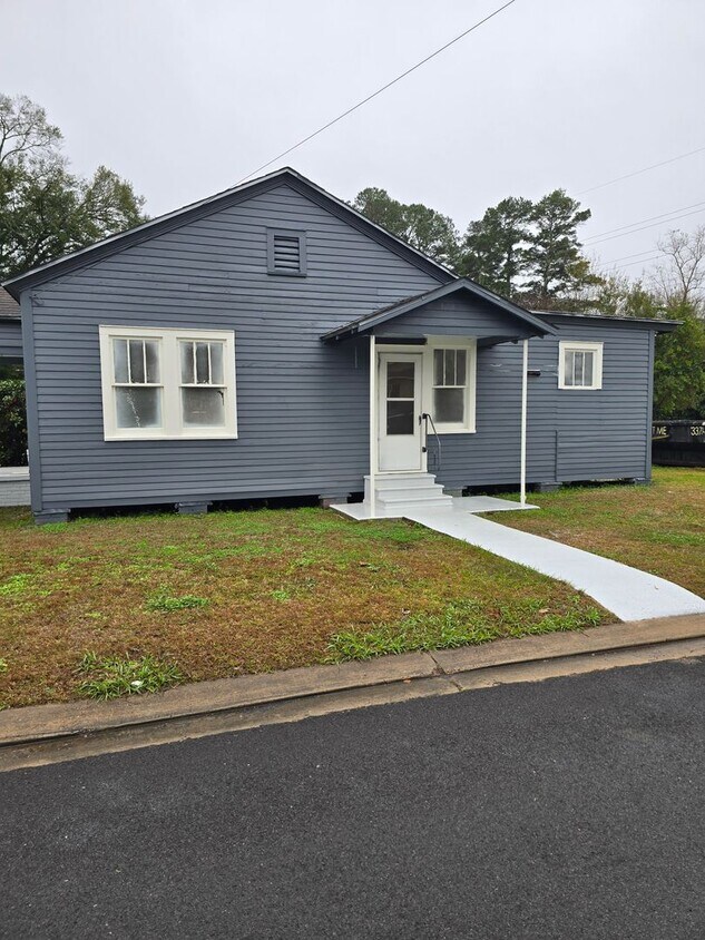 Building Photo - Saint Street House for Rent