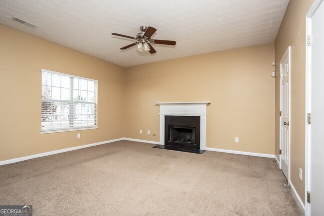 Building Photo - 3301 Sapphire Ct