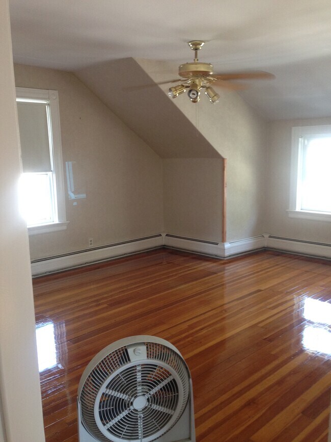 Living room with large Closet - 22 1/2 Rena St