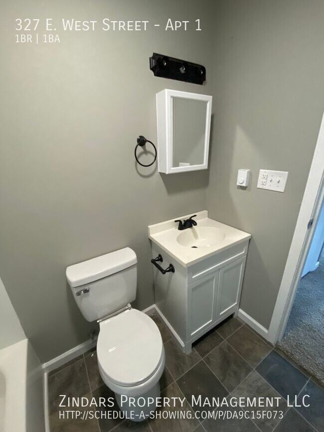 Building Photo - 1 bedroom 1 bathroom in Georgetown Illinois.