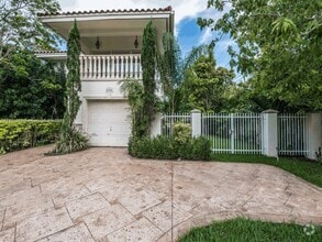 Building Photo - 4000 Alhambra Cir