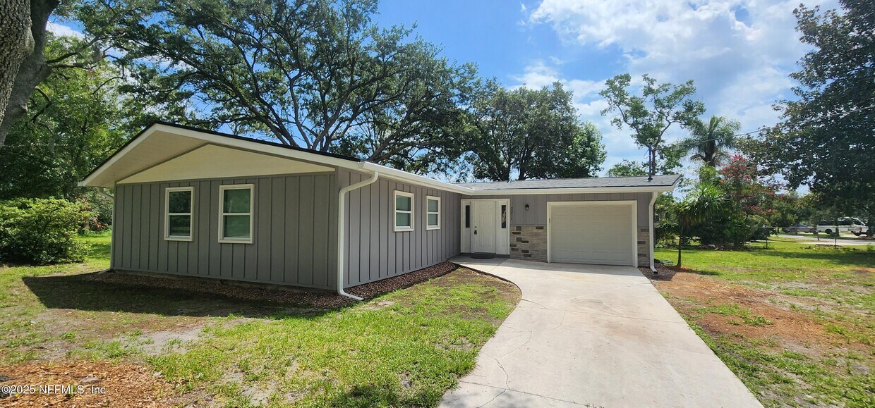 Foto principal - 3371 Thalia Rd