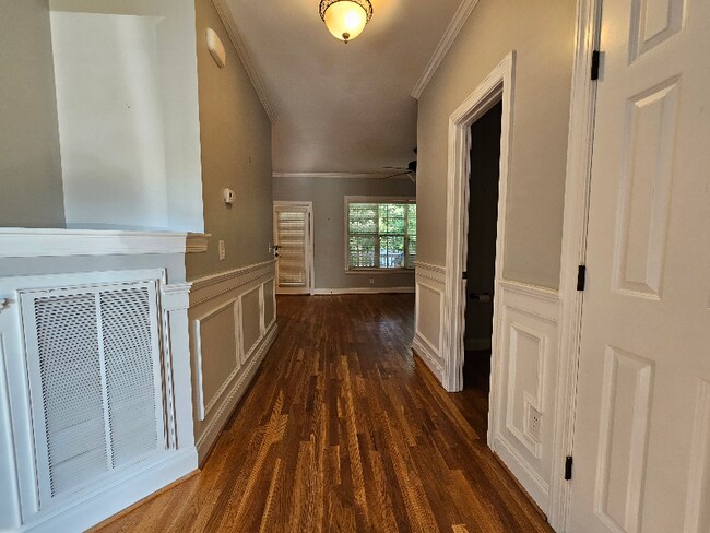 Building Photo - 10 Highgrove Ln