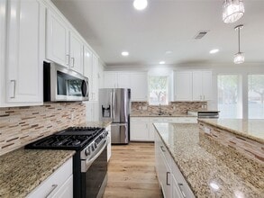 Building Photo - 2814 Bay Springs View