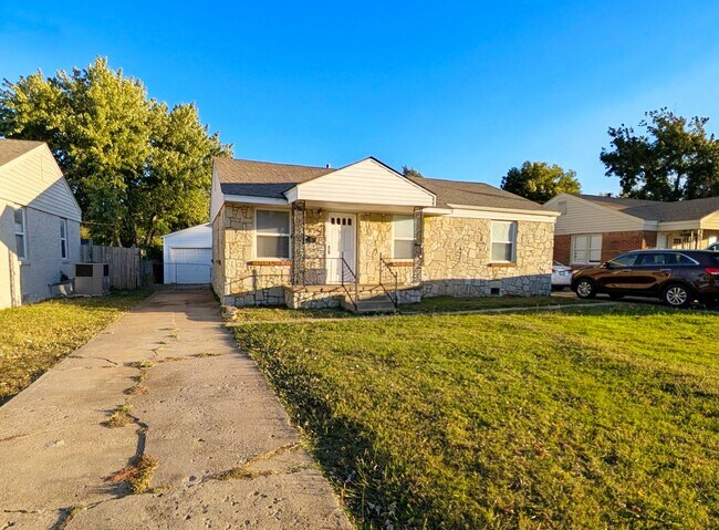Building Photo - Cute 3/1 Remodel in MWC