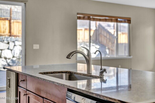 Foto del edificio - 2751 Cityview Terrace