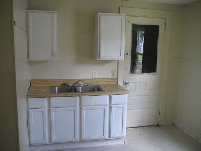 Kitchen - 113 Harrison Ave