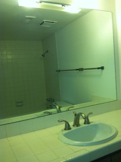 Building Photo - Ground Floor Condominium minutes to UNLV/2 Bed/2 Bath