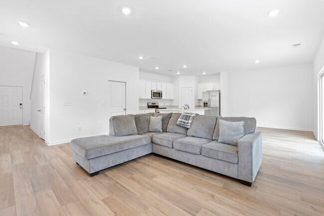 Foto del edificio - 828 Evergreen Rd