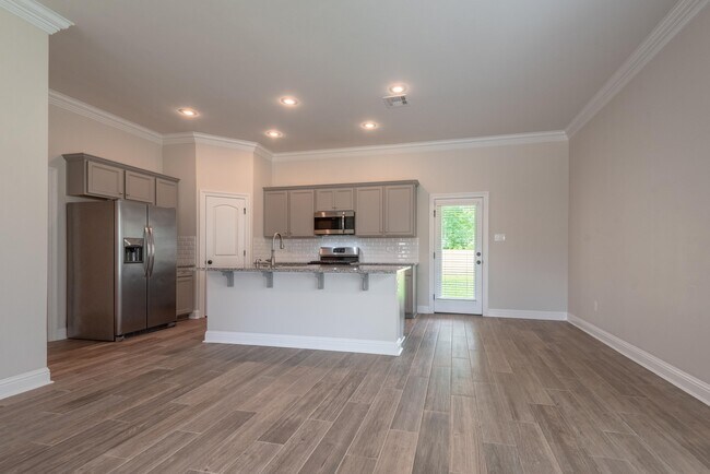 Building Photo - 438 Lake Breeze Dr