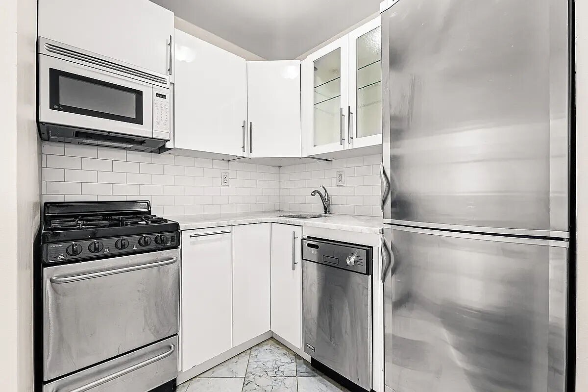Foto del edificio - 322 W 14th St