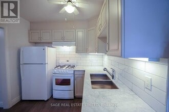 Building Photo - 8 Brookmount Rd