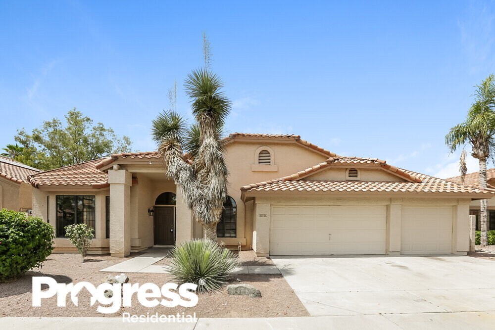 Primary Photo - 301 E Stonebridge Dr