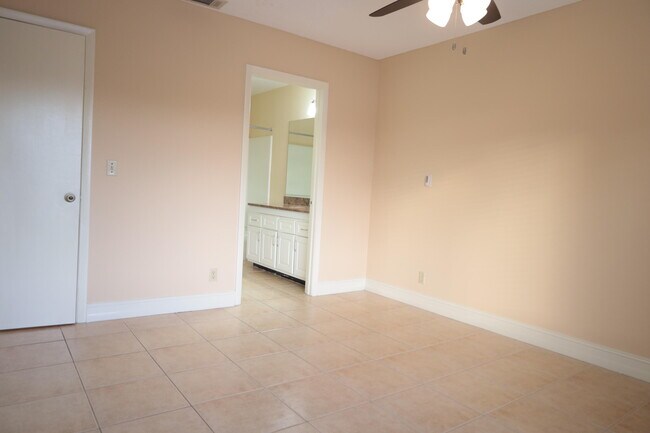 Foto del edificio - 815 Boynton Beach Blvd