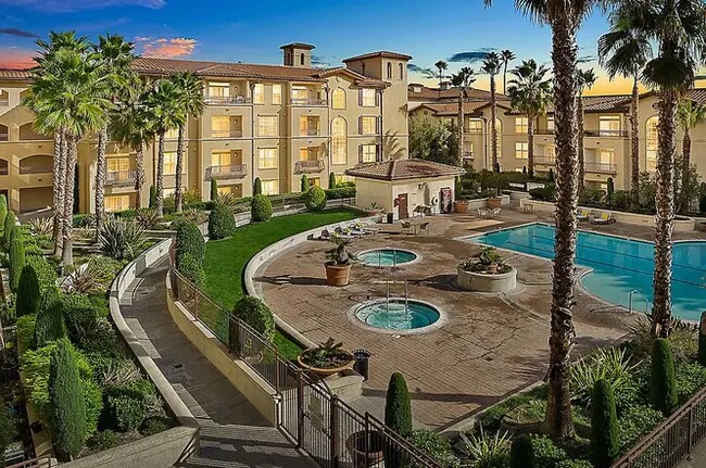 Building Photo - 150 Palm Valley Blvd