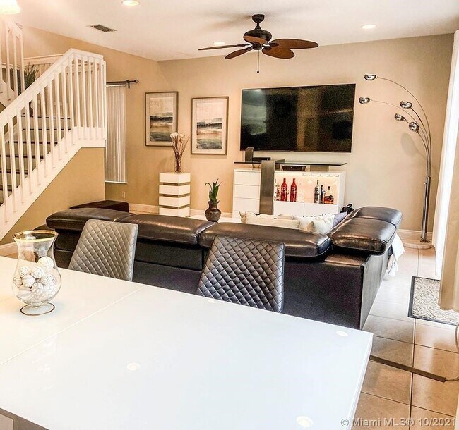 Foto del edificio - 3657 Asperwood Cir