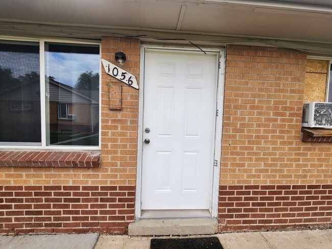 Building Photo - 1056 Dayton St