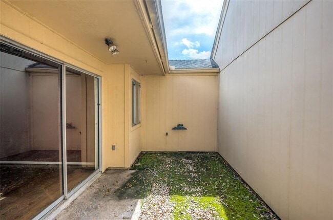 Building Photo - 1731 Cherry Bend Dr