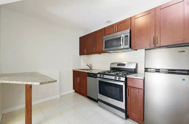 Foto del edificio - 202 East 110th Street