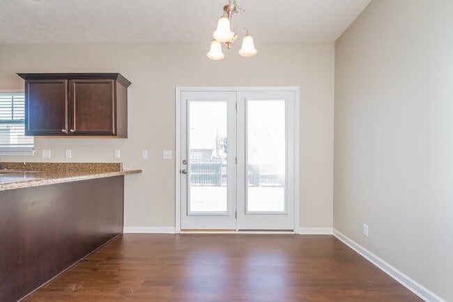 Foto del edificio - 3338 Cotswold Ln