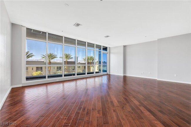 Building Photo - 4575 Dean Martin Dr