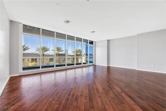 Building Photo - 4575 Dean Martin Dr