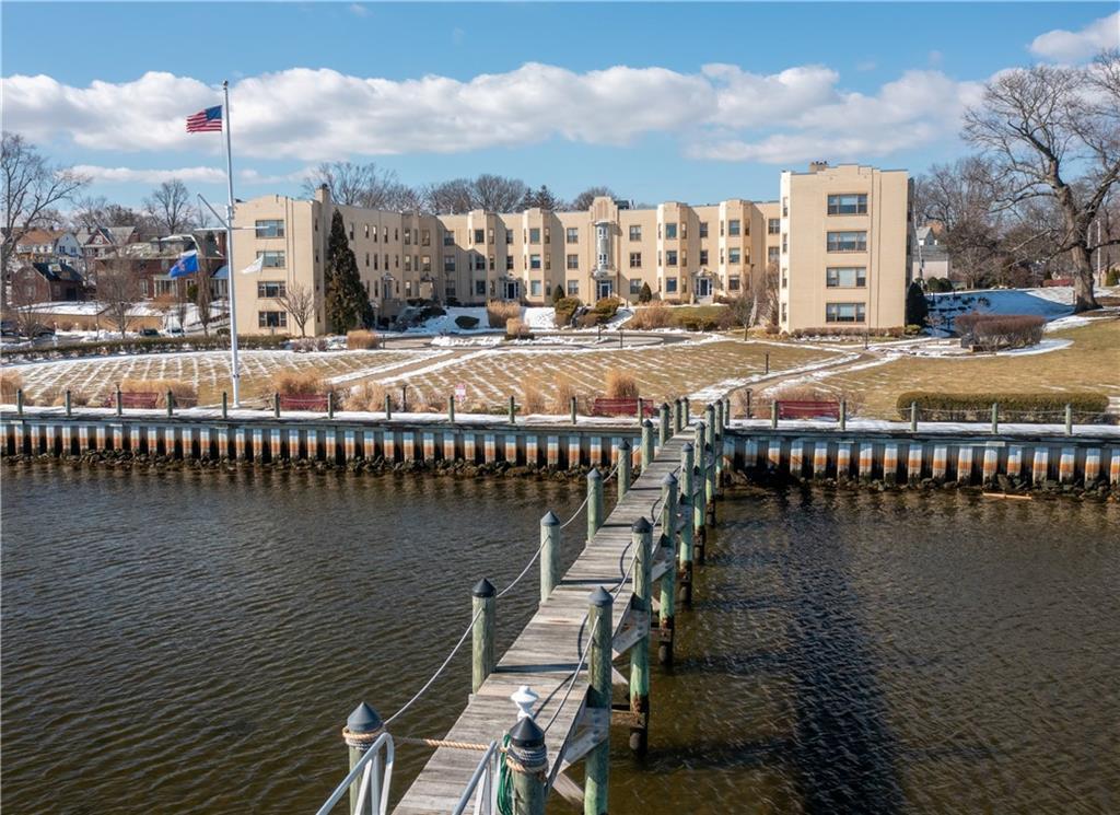 Primary Photo - 1180 Narragansett Blvd