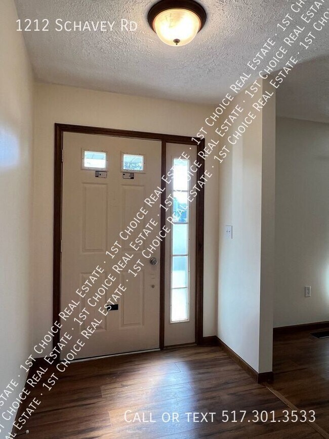 Building Photo - Spacious 4-BDR 3-BTH Ranch in DeWitt - Fen...