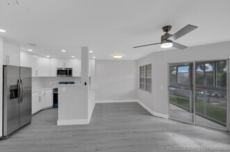 Building Photo - 12600 SW 5th Ct
