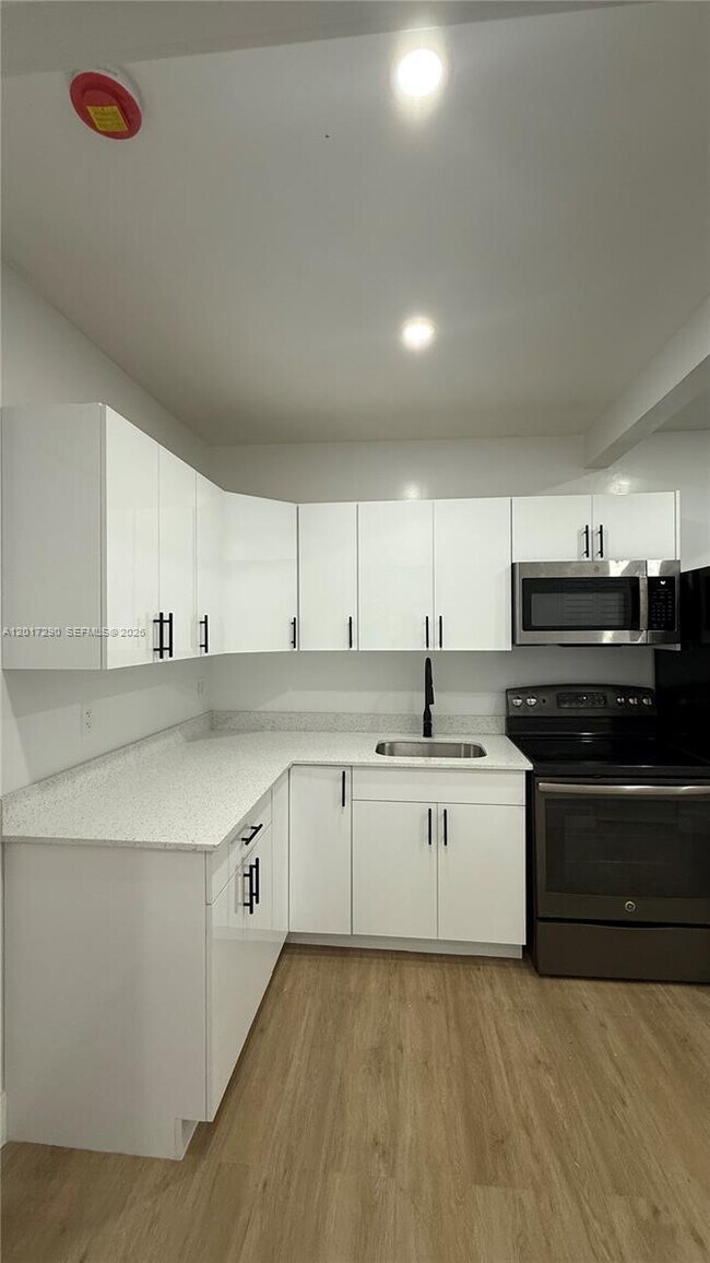 Foto del edificio - 211 SW 10th Ave