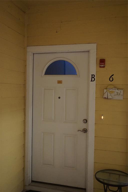 Building Photo - 811 Bradford Ave