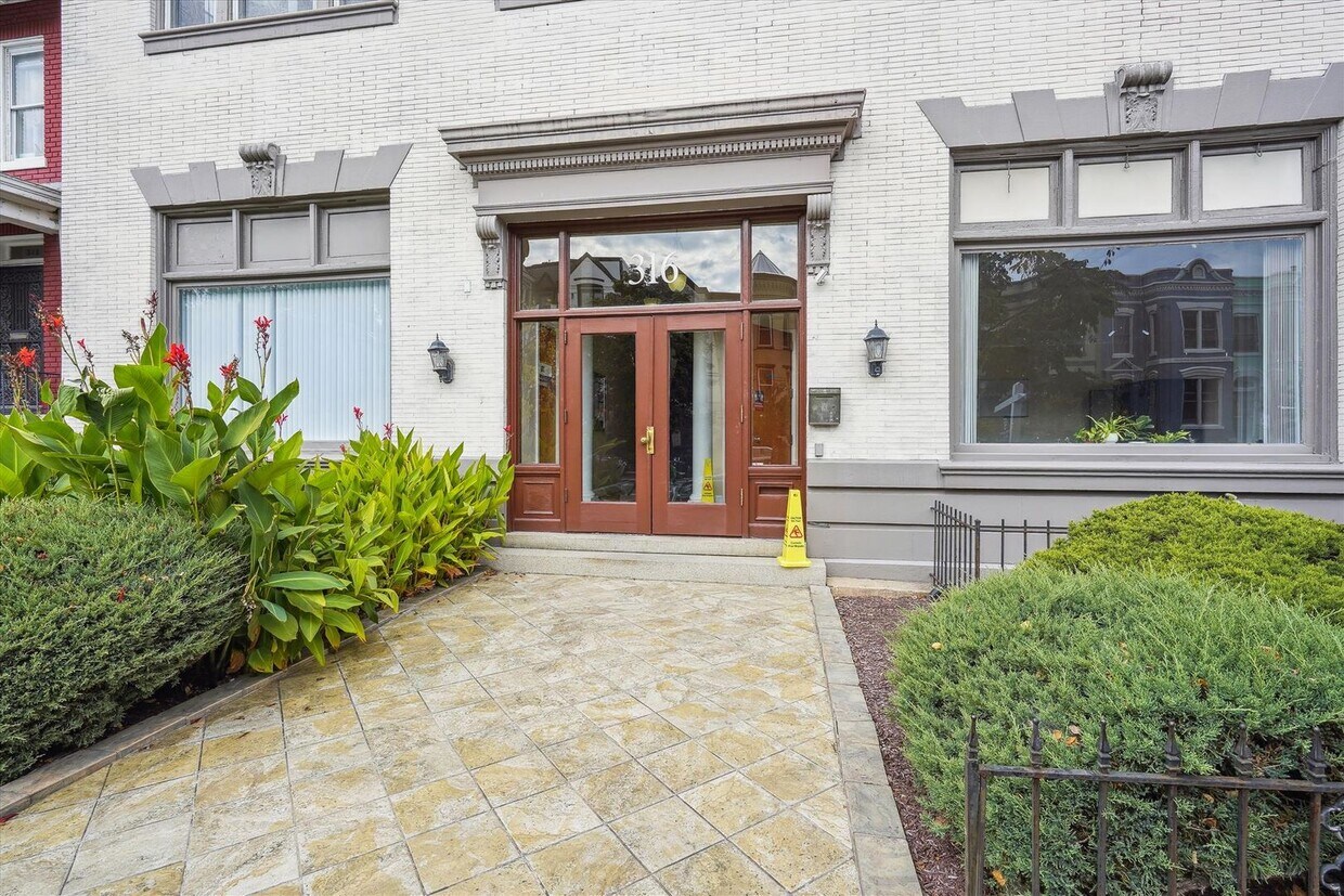 Primary Photo - 316 F St