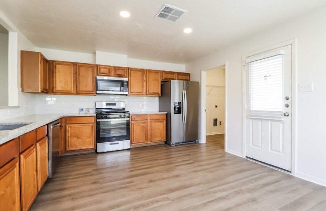 Building Photo - 61524 Tylergate Dr