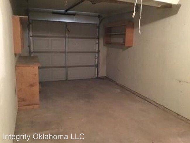 Building Photo - 3 br, 1.5 bath House - 4202 North Wheeler Ave
