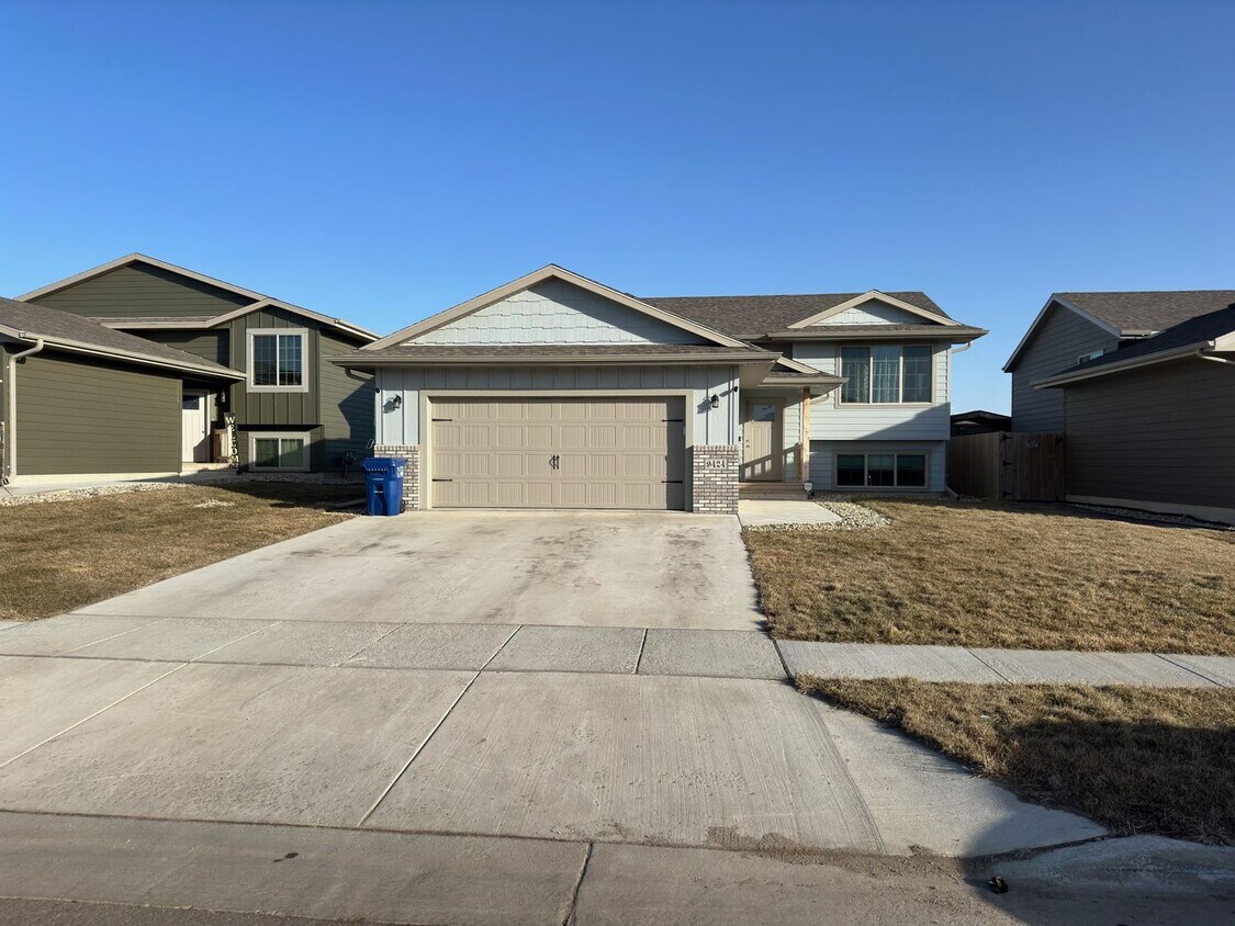 9424 W Liam St, Sioux Falls, SD 57106 House Rental in Sioux Falls, SD