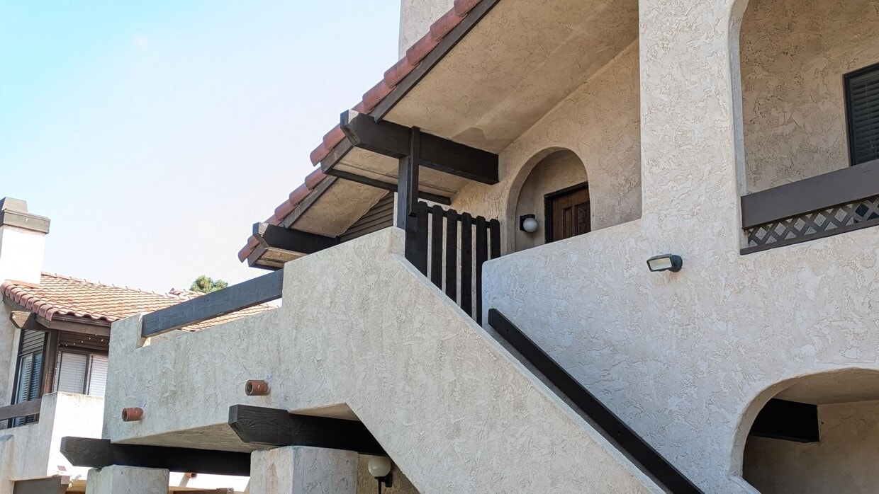 Primary Photo - One bed plus office - Second floor - Corne...