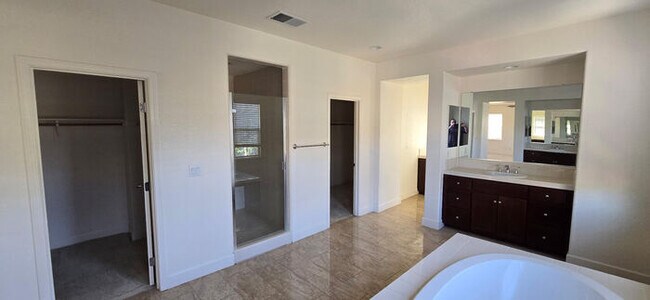 Foto del edificio - Elegant 4 Bedroom 4 Bath Mountain House So...