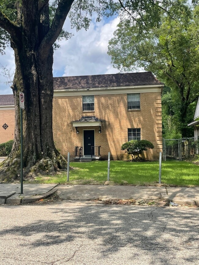 Building Photo - 3646 Spottswood Ave