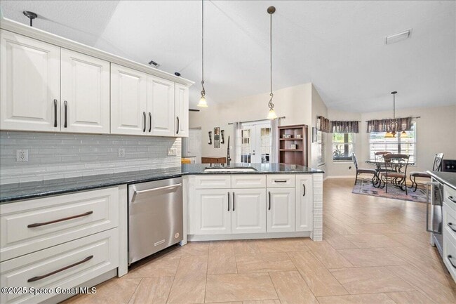 Building Photo - 1235 Pemberton Trail